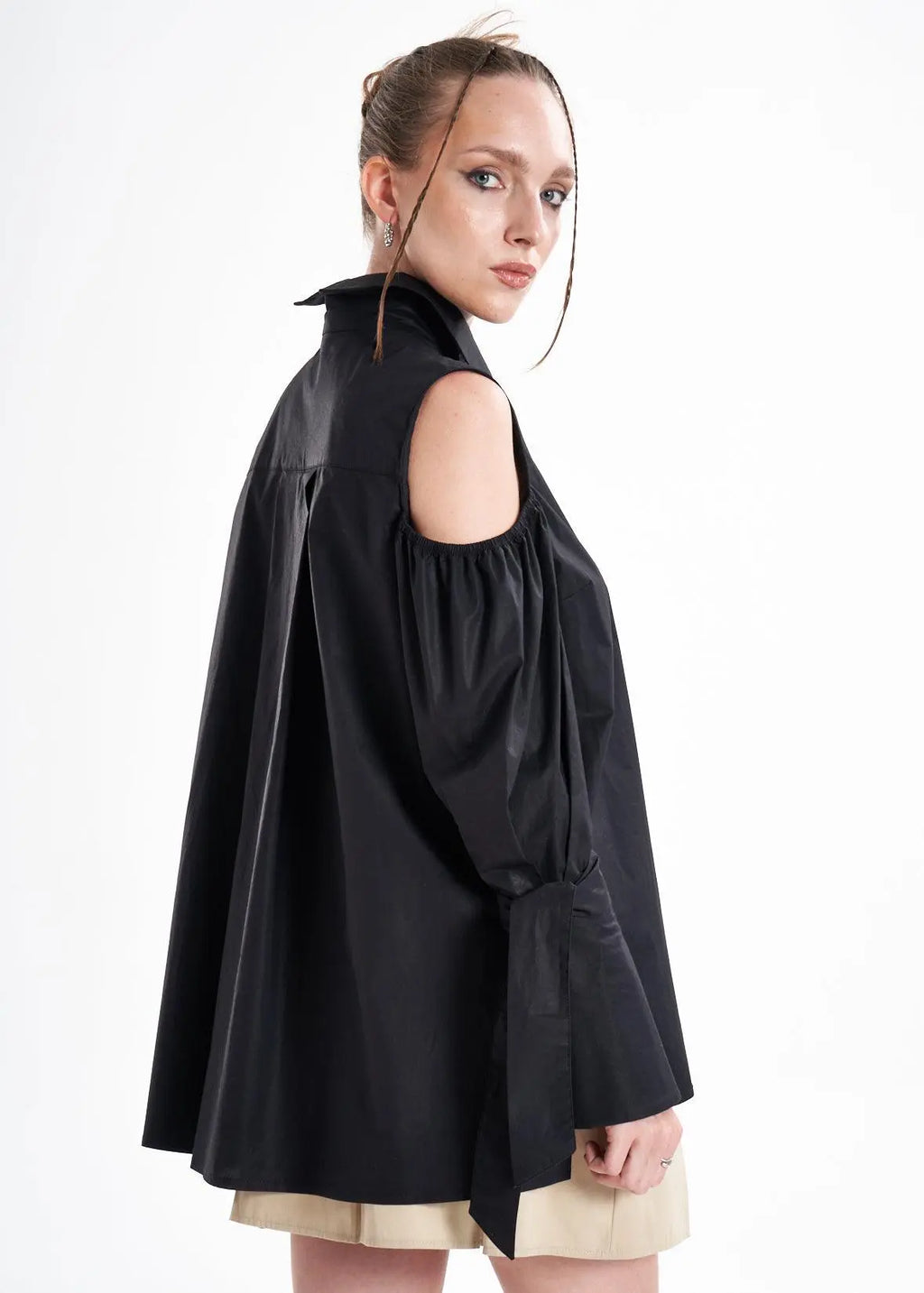Quarta Open Shoulders Black Premium Poplin Shirt ETNA