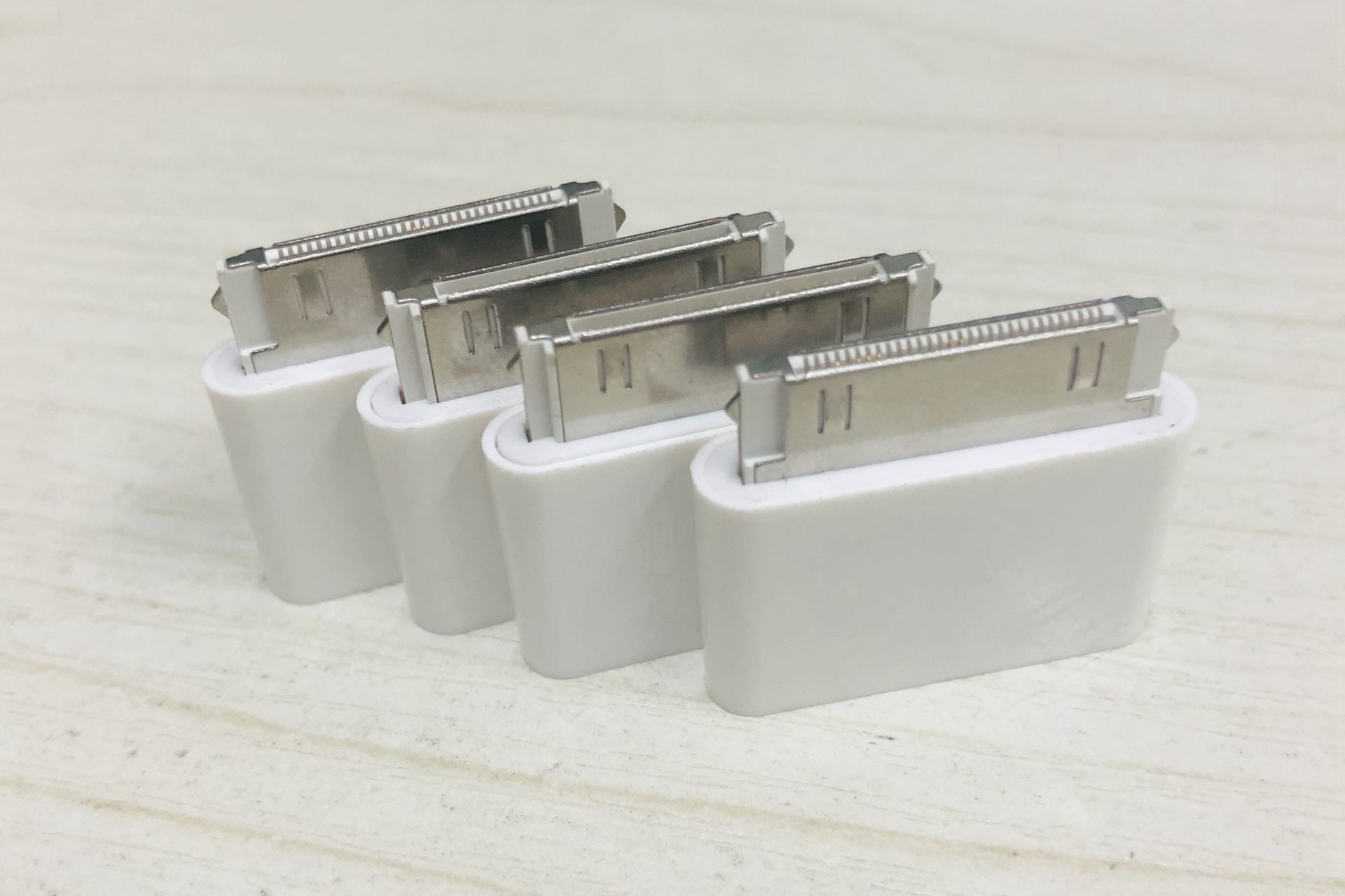 Compatible with Apple , USB To 30PIN Adapter For Android To Apple