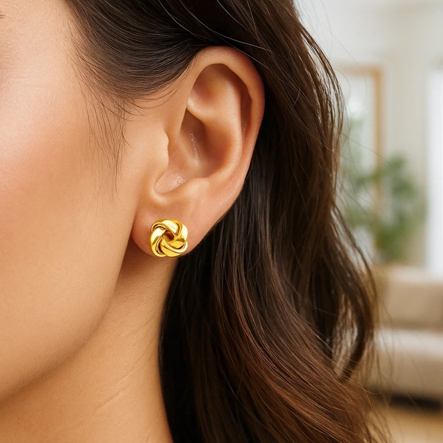 14k Yellow Gold Classic Love Knot Stud Earrings