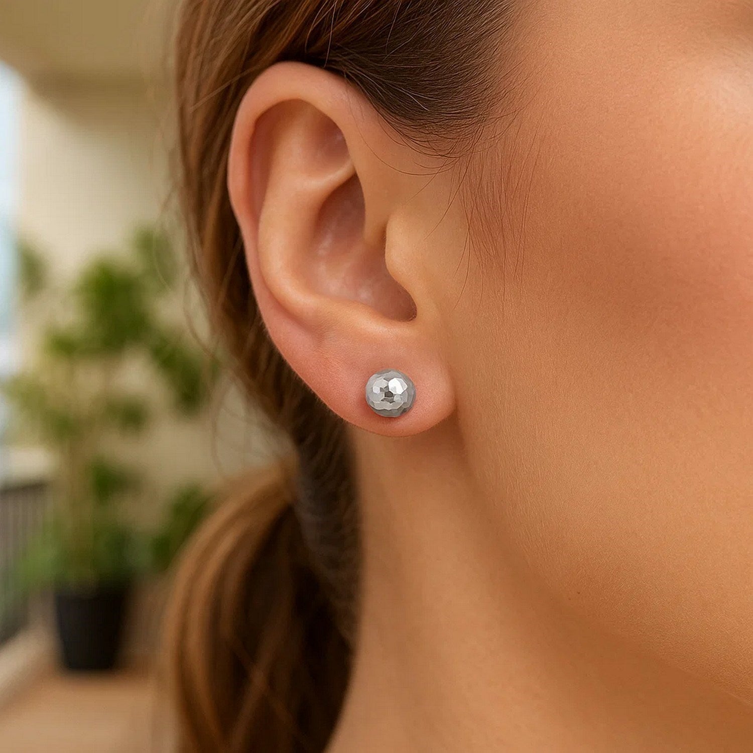 14k White Gold Ball Earrings with Faceted Texture(5mm)