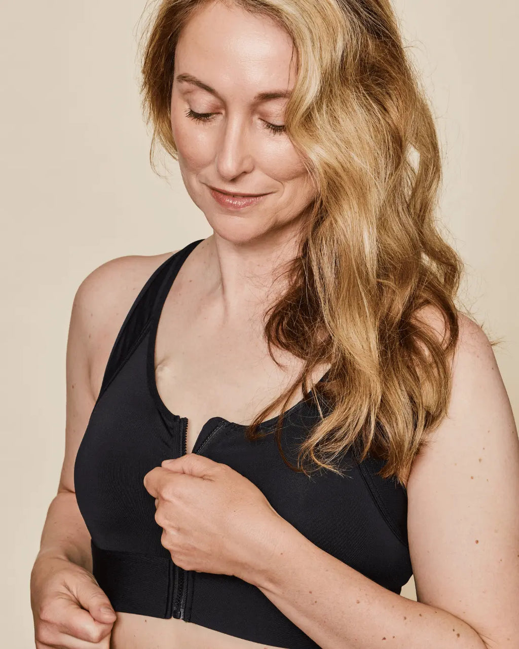 Hero Front‑Closure Sports Bra - Black Meadow