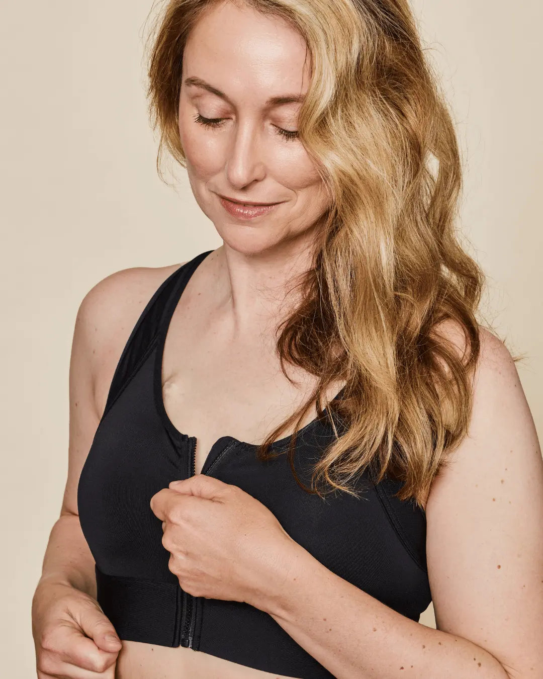 Hero Front‑Closure Sports Bra - Black Meadow