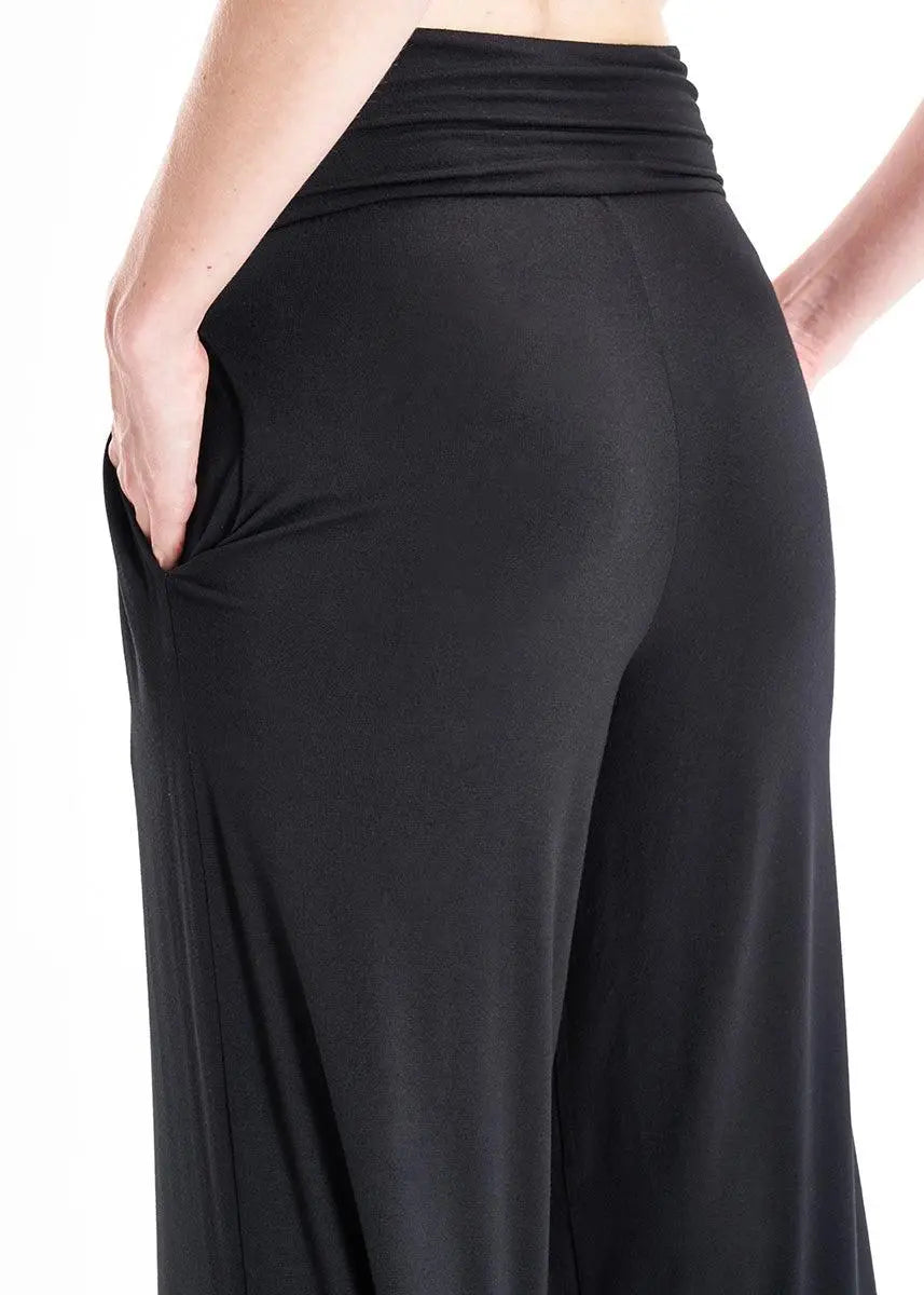 Black Knit 2-Piece Set With An Asymmetrical One-Sleeve Blouse And Palazzo Pants ETNA