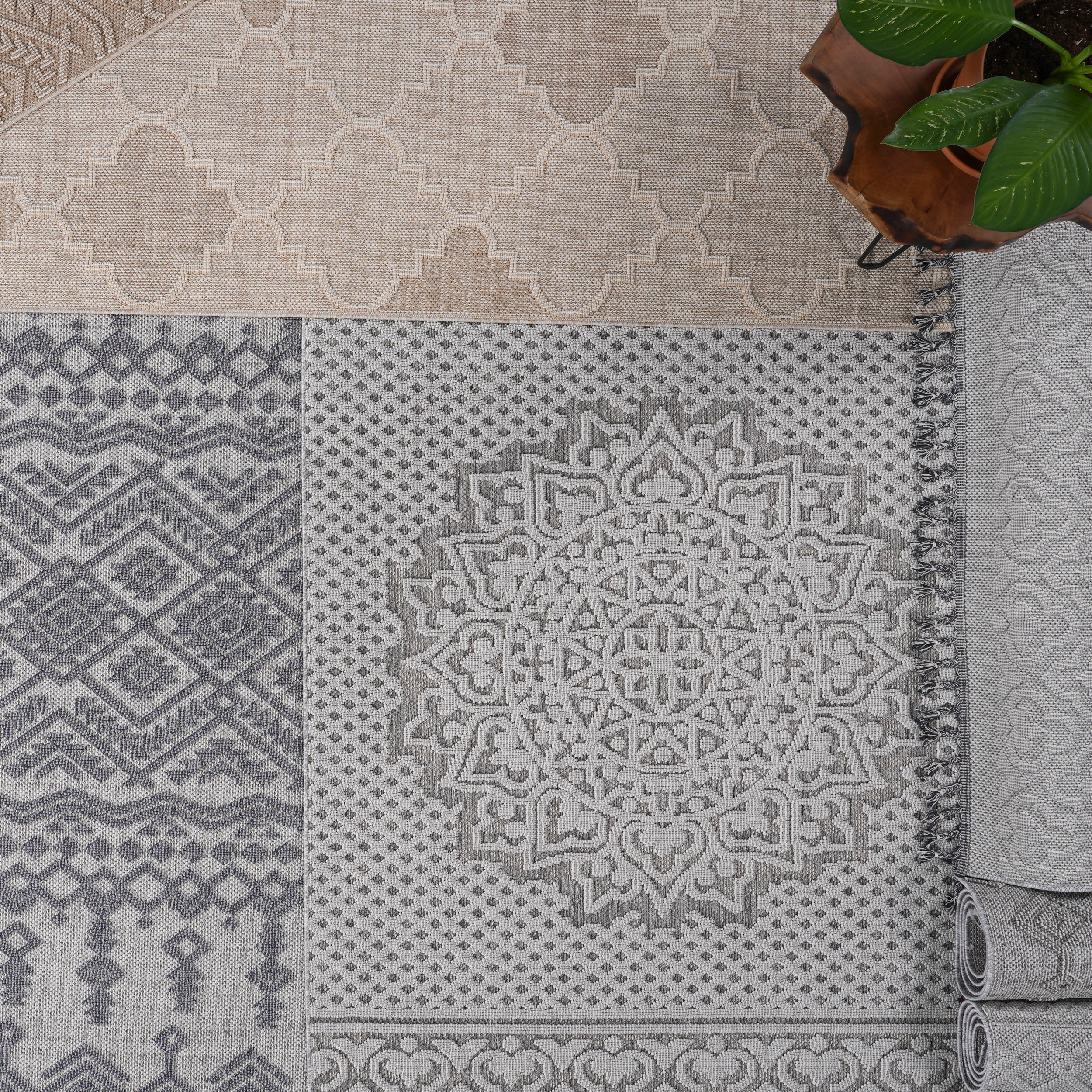 NAAR Guros Collection 5X7 Mocha / Geometric Indoor / Outdoor Area Rug