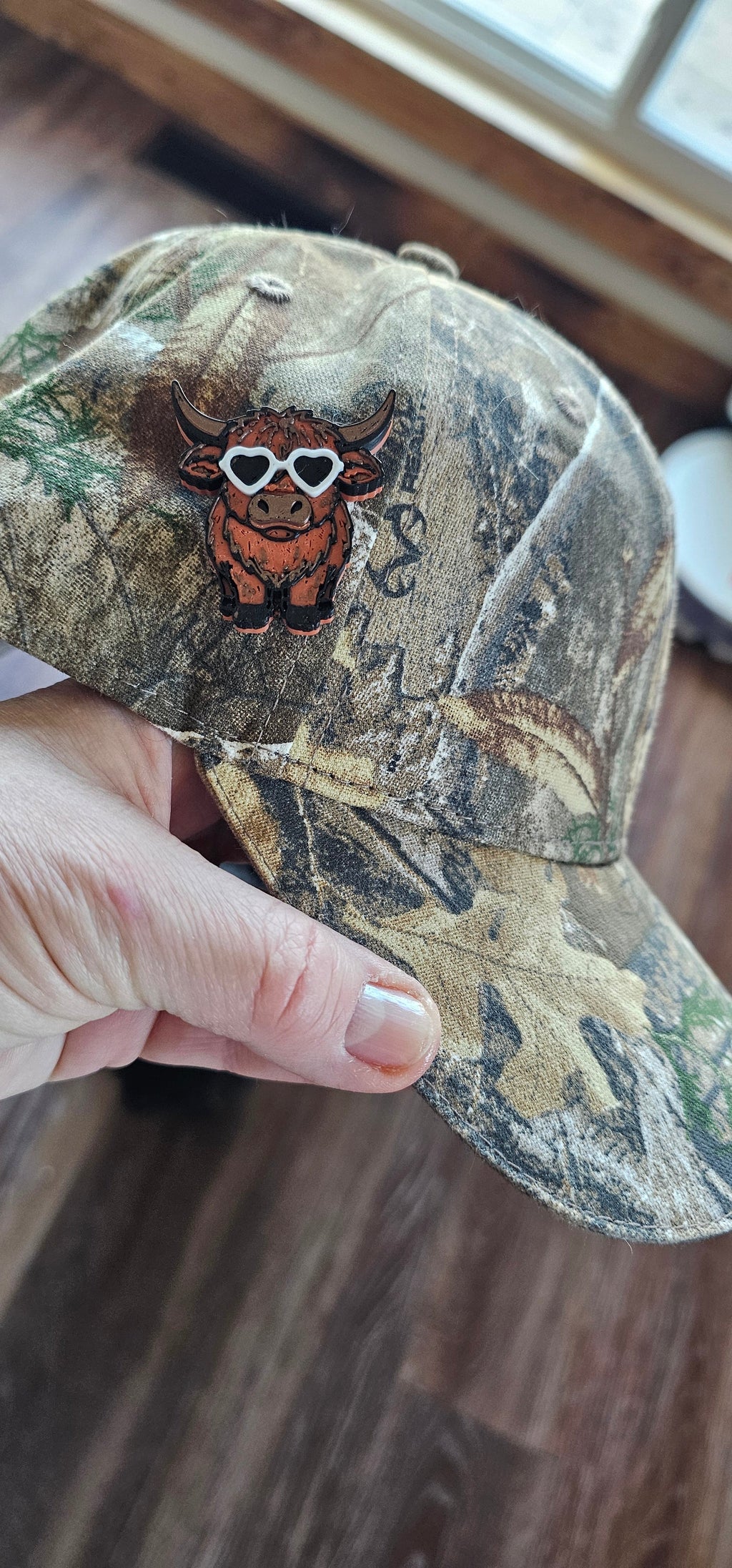 3d  Cool Highland Brown Cow Hat Pin Made in America Baha Ranch Western Wear