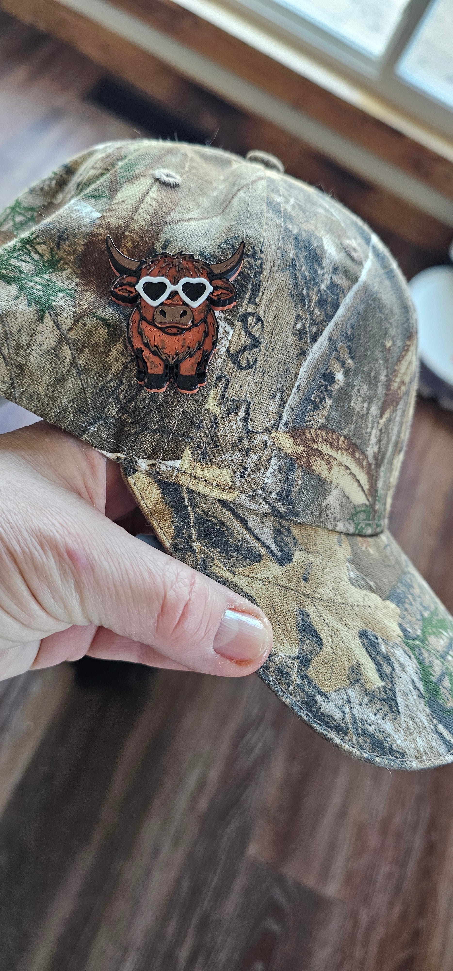 3d  Cool Highland Brown Cow Hat Pin Made in America Baha Ranch Western Wear